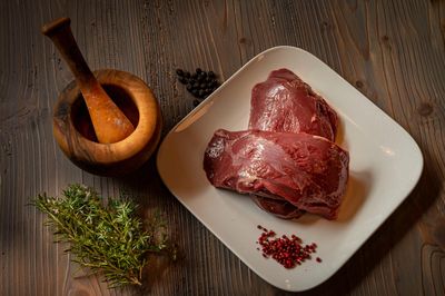 Wie bereite ich Wildfleisch richtig zu ohne wilden Geschmack?