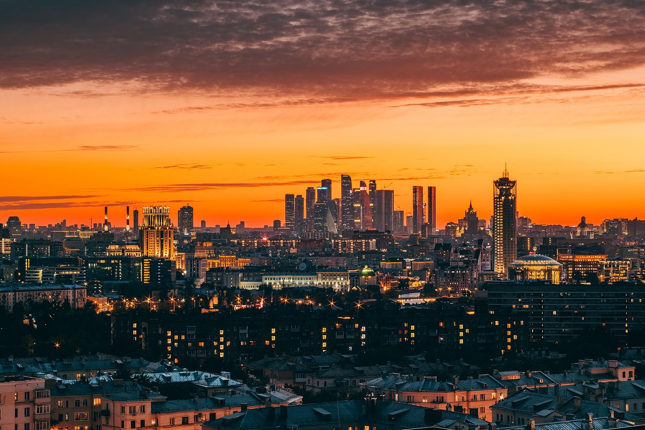 entdecken sie die vorteile des urban gardening! erfahren sie, wie sie auf kleinem raum in der stadt eigenes gemüse und kräuter anbauen und nachhaltiger leben können.